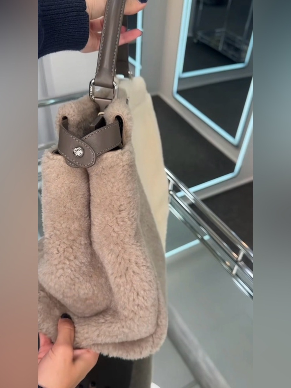 Fendi Bag - Picture 6 of 14